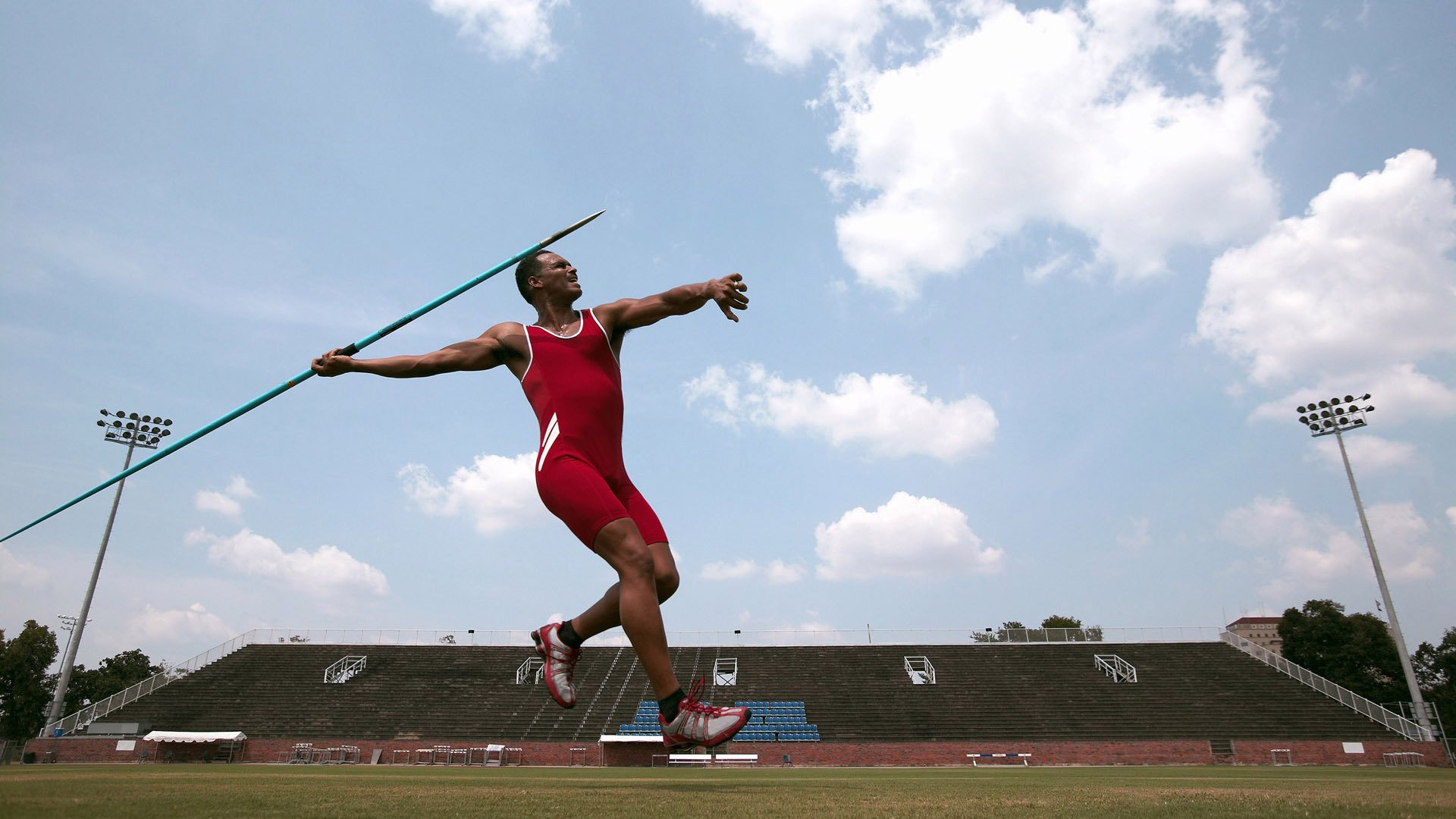 禁区之战：内线球员的拼抢精彩回顾，禁区足球